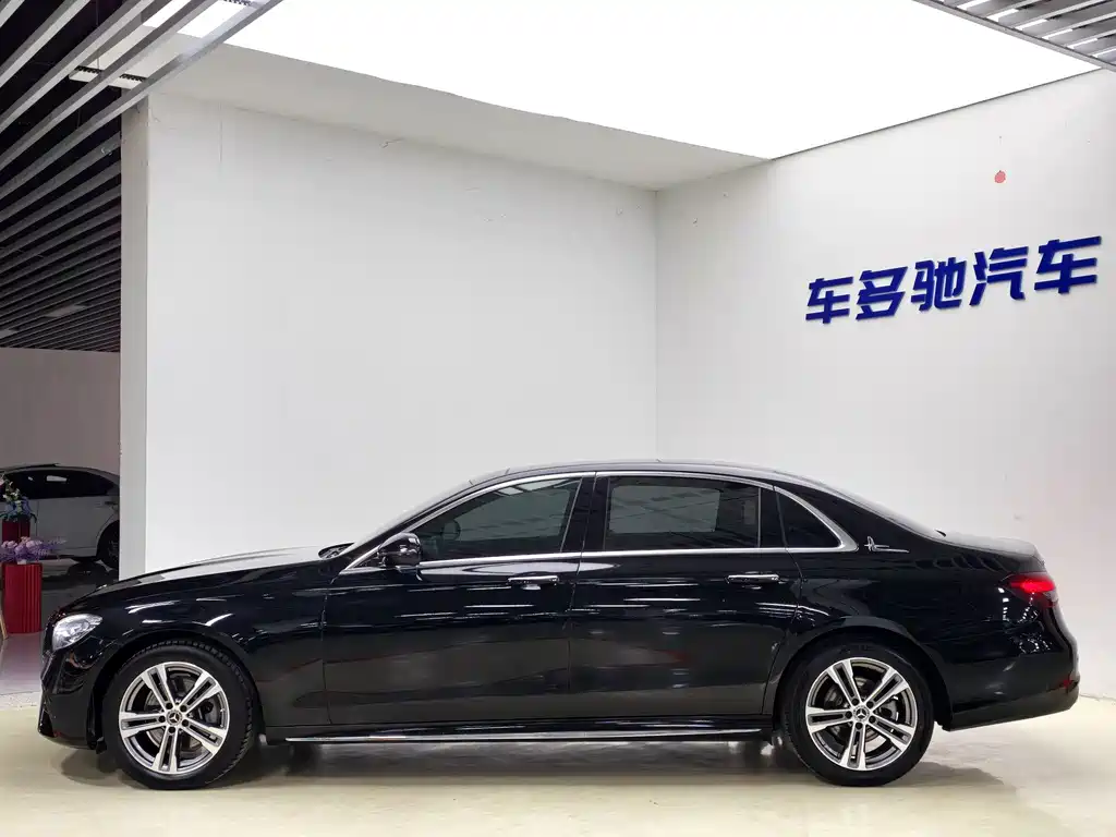 Mercedes-Benz E-Class — миниатюра 4