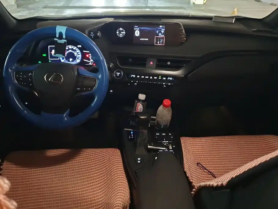 Lexus UX — миниатюра 12