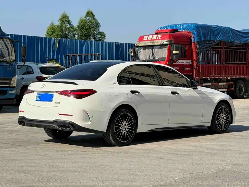 Mercedes-Benz C-Class — миниатюра 6