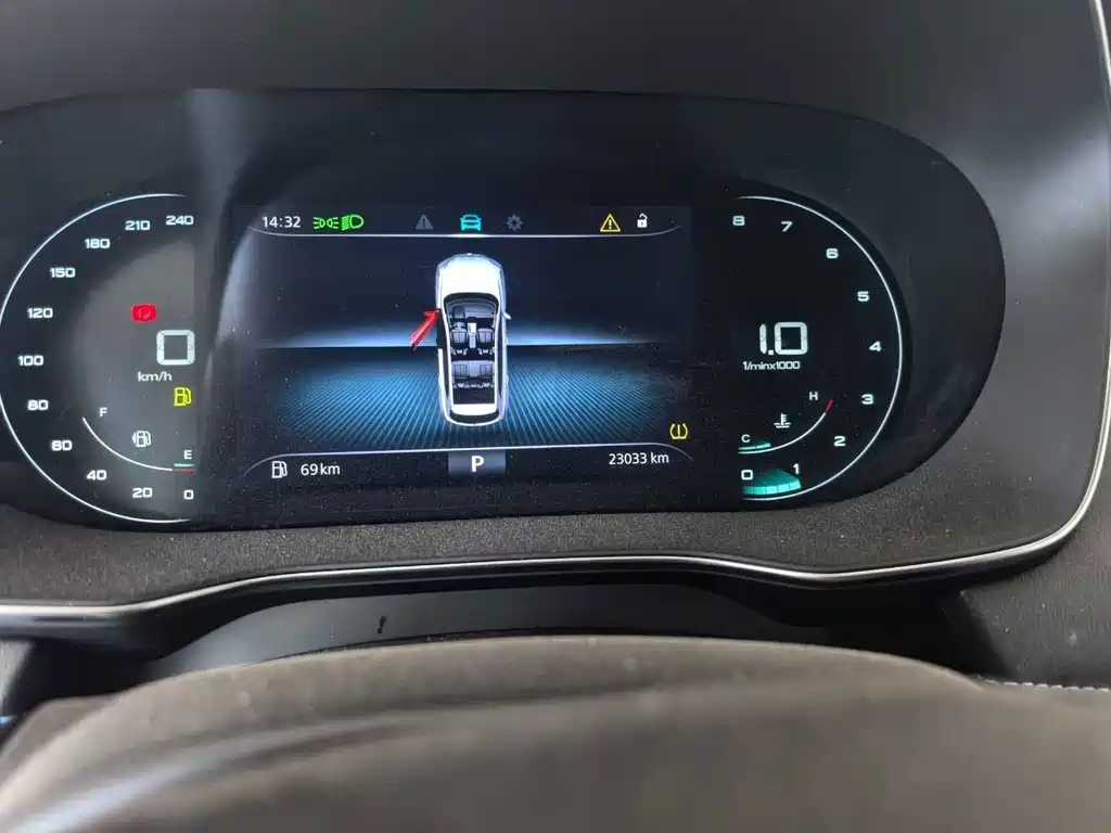 Roewe RX5 — миниатюра 6