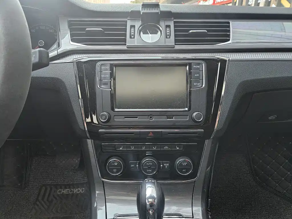 Volkswagen Passat — миниатюра 20