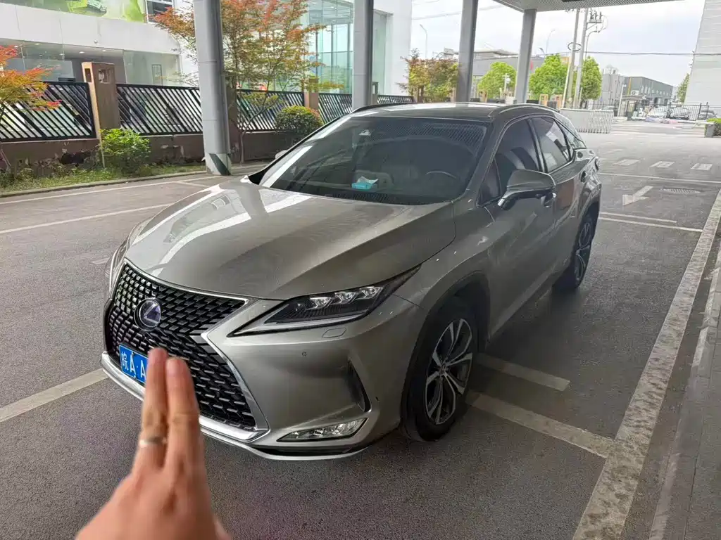 Lexus RX 2022