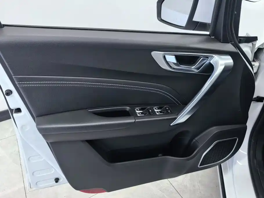 Geely Vision X3 — миниатюра 7