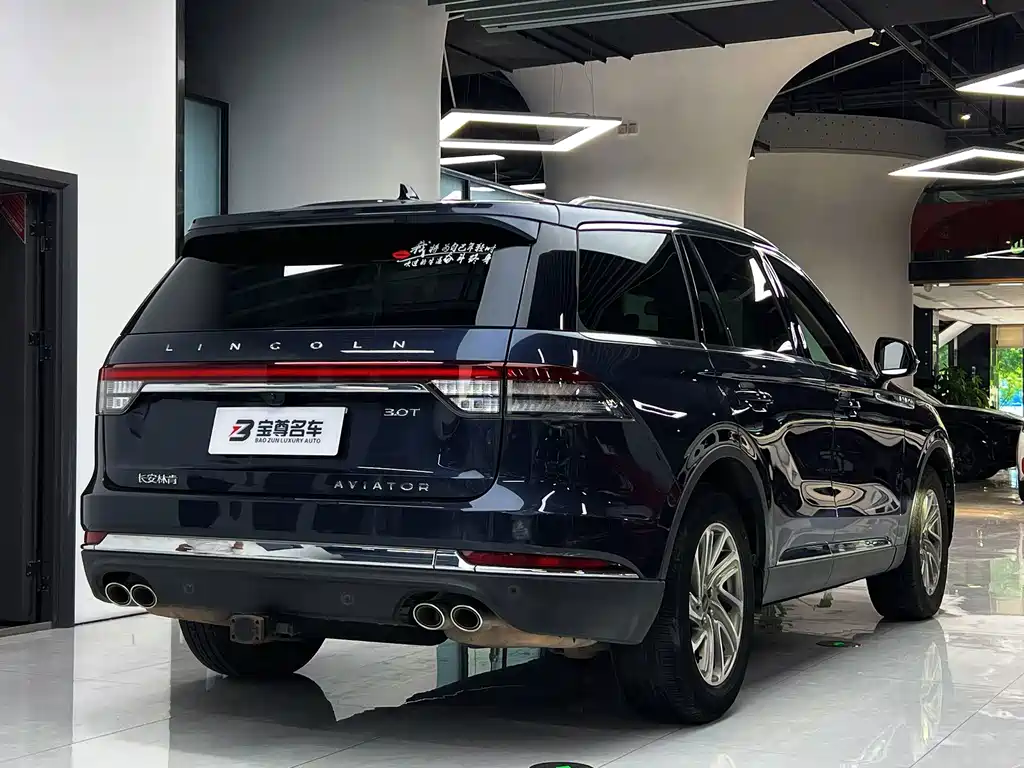 Lincoln Aviator — миниатюра 13