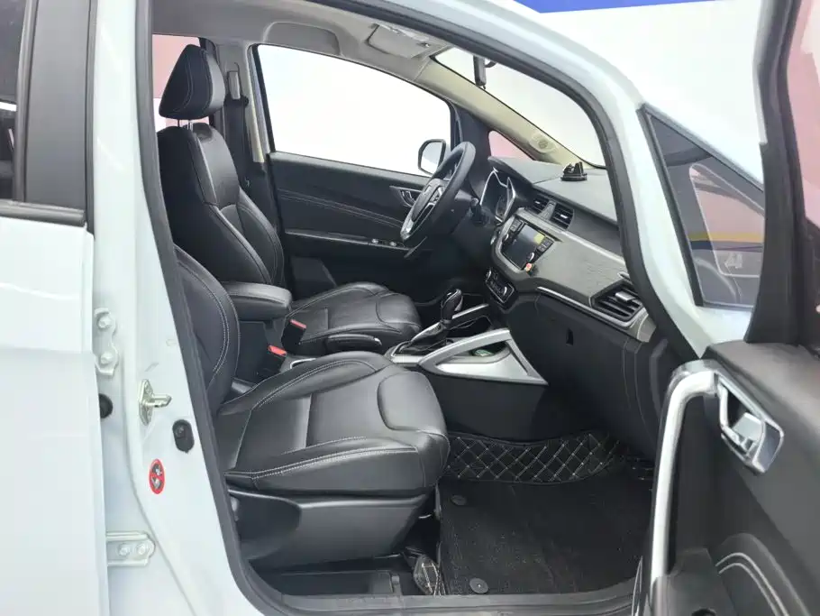 Geely Vision X3 — миниатюра 8