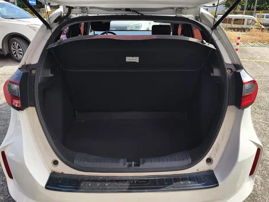 Honda Fit — миниатюра 4