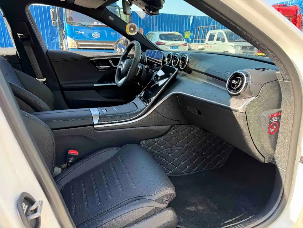 Mercedes-Benz C-Class — миниатюра 8