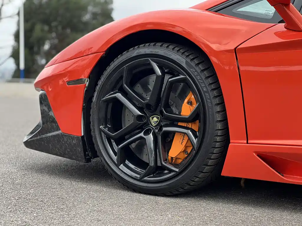Lamborghini Aventador — миниатюра 11