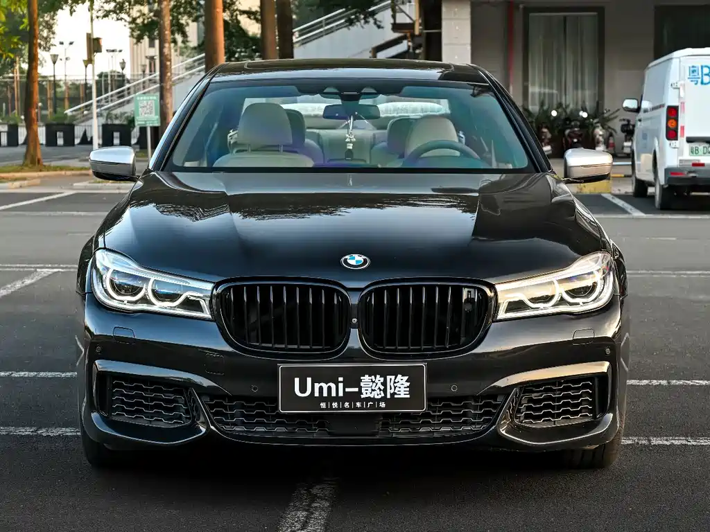 BMW 7 Series — миниатюра 4