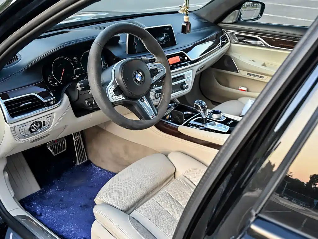 BMW 7 Series — миниатюра 15