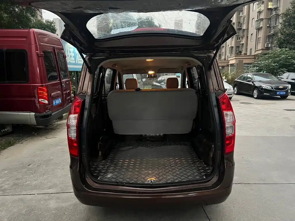 Wuling Hongguang — миниатюра 11