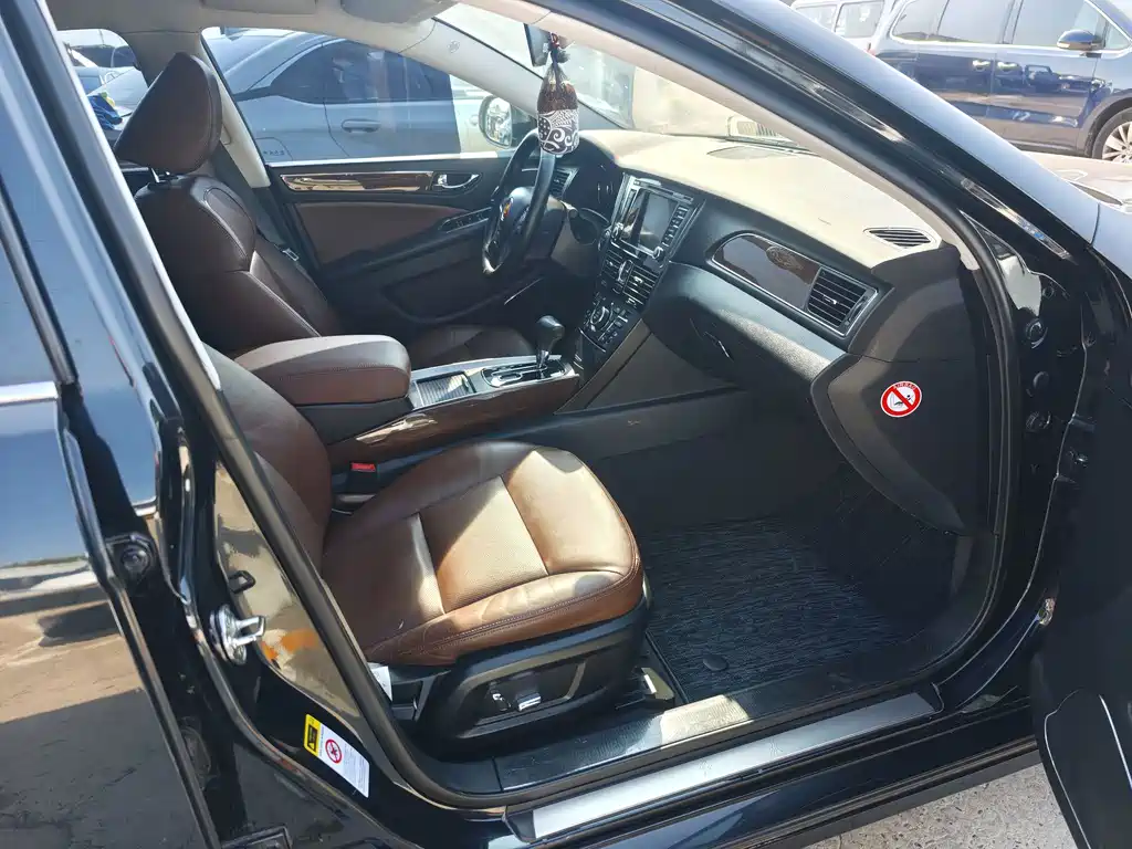 Hongqi Hongqi H7 — миниатюра 9