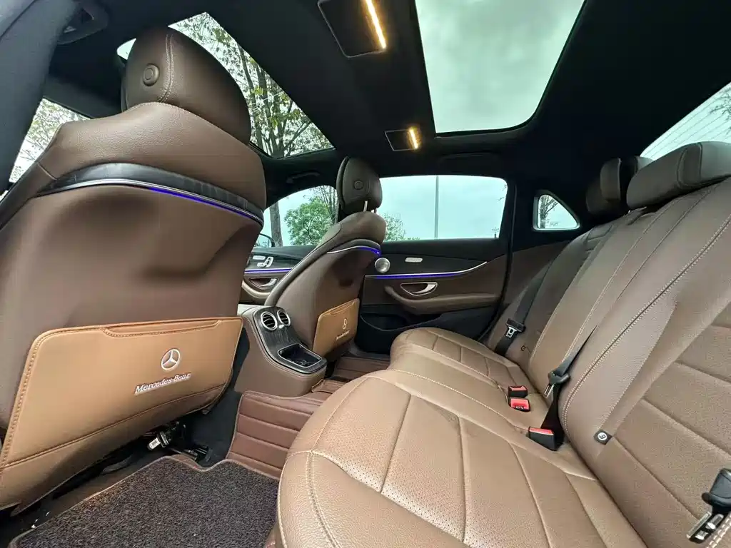 Mercedes-Benz E-Class — миниатюра 6