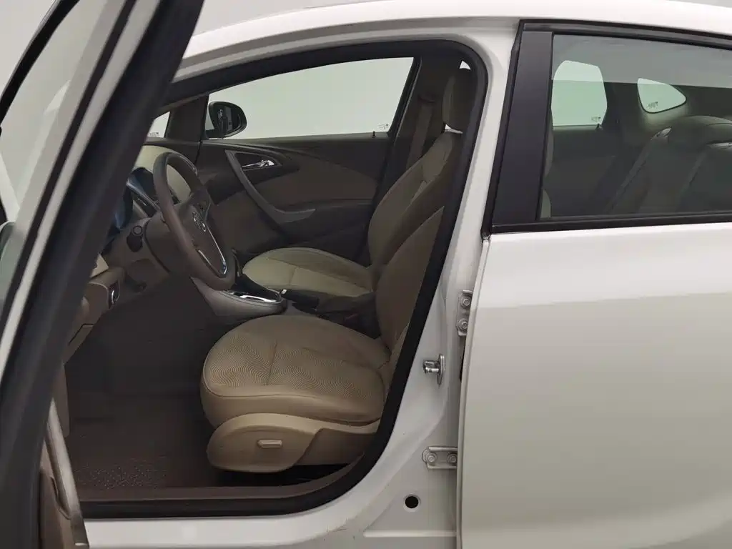 Buick Excelle — миниатюра 10