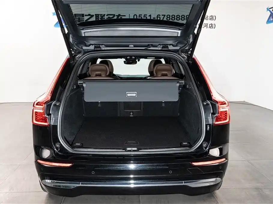 VOLVO XC60 PLUG IN HYBRID