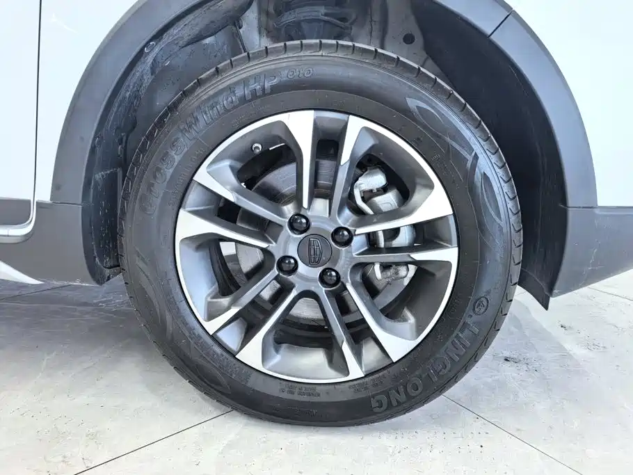 Geely Vision X3 — миниатюра 6