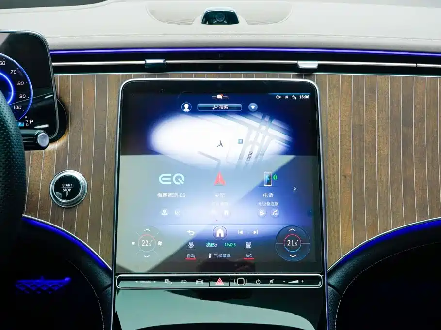 Mercedes-Benz EQE SUV — миниатюра 17