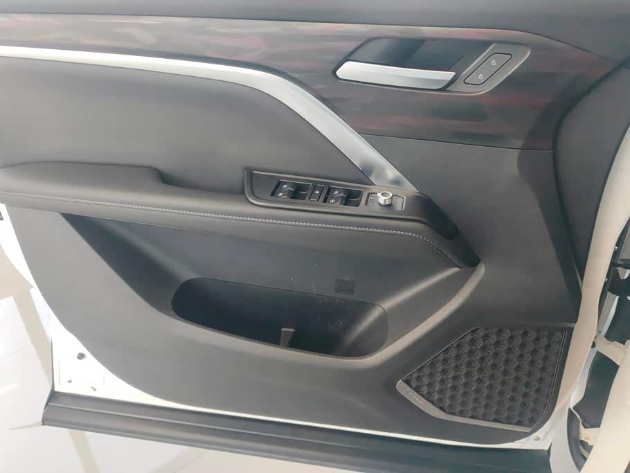 Haval Haval H6 1.5 л 2026 г. Белый, пробег 15500 км