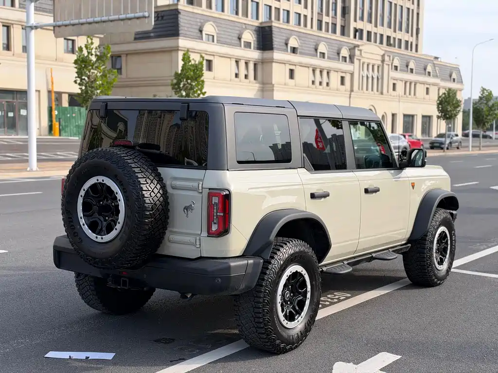 Ford Bronco — миниатюра 4