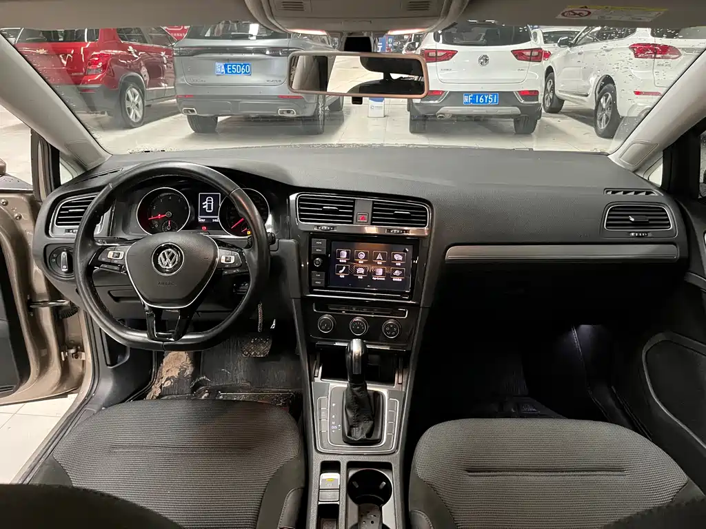 Volkswagen Golf — миниатюра 10