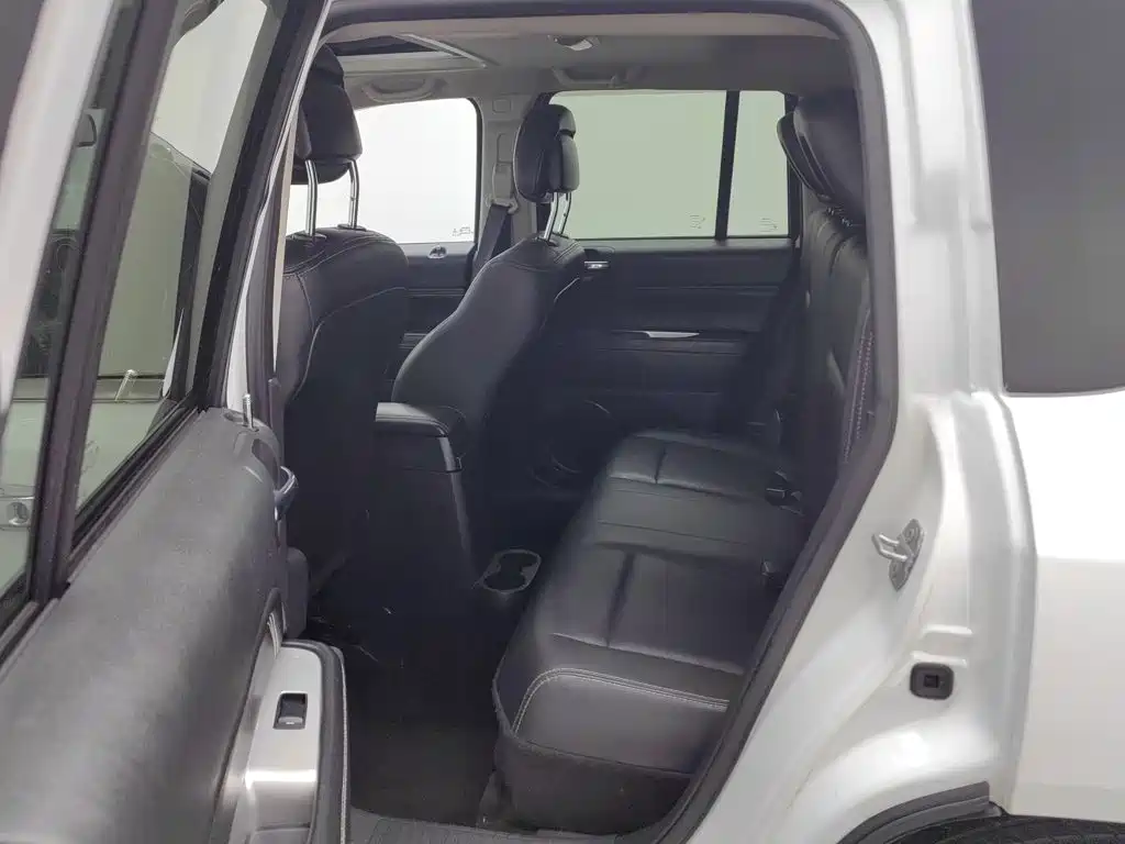Jeep Compass (Import) — миниатюра 15