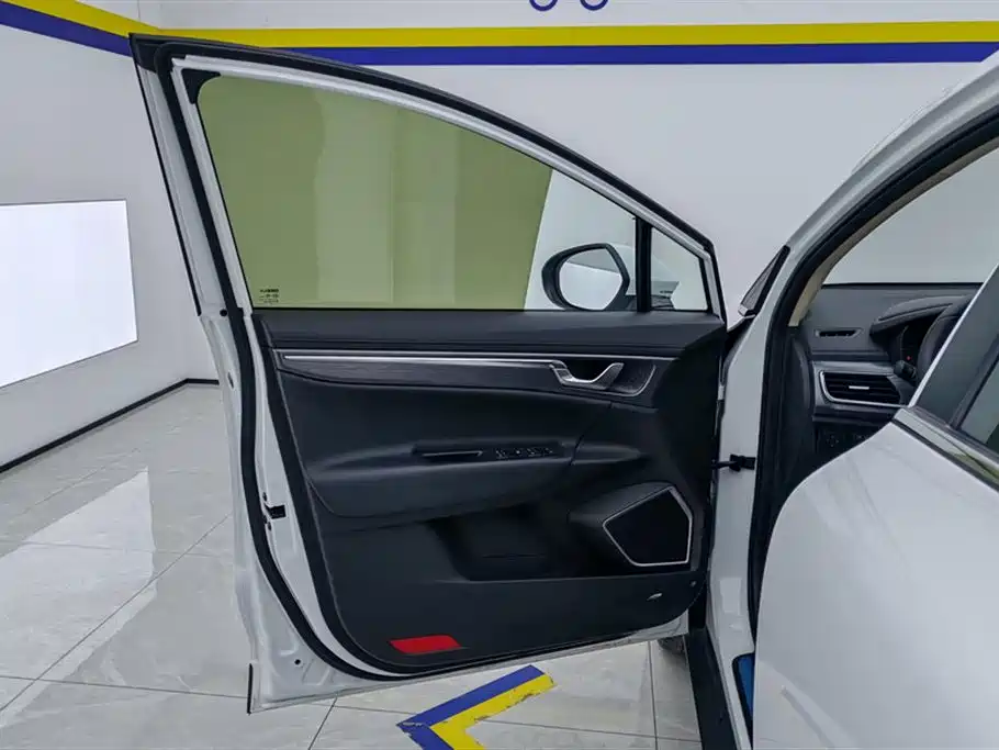 GEELY AUTOMOBILE EMGRAND GS