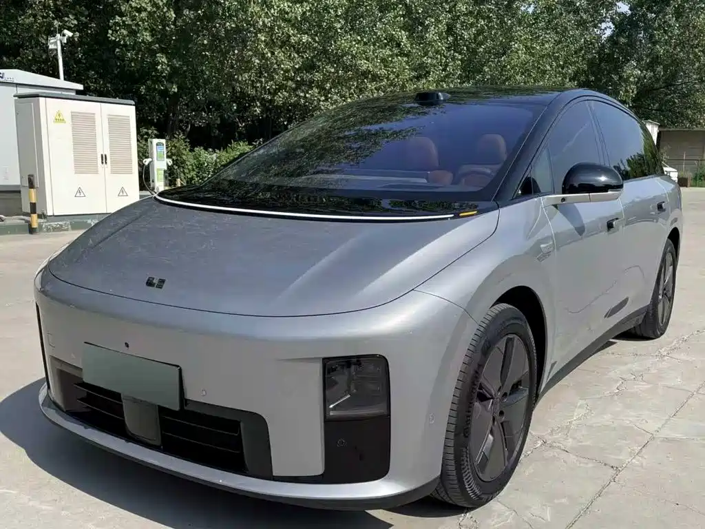 Li Auto Идеальный I8