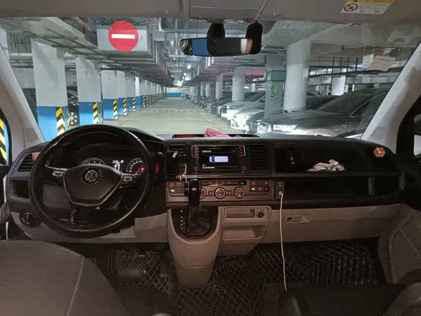 Volkswagen Caravelle — миниатюра 4