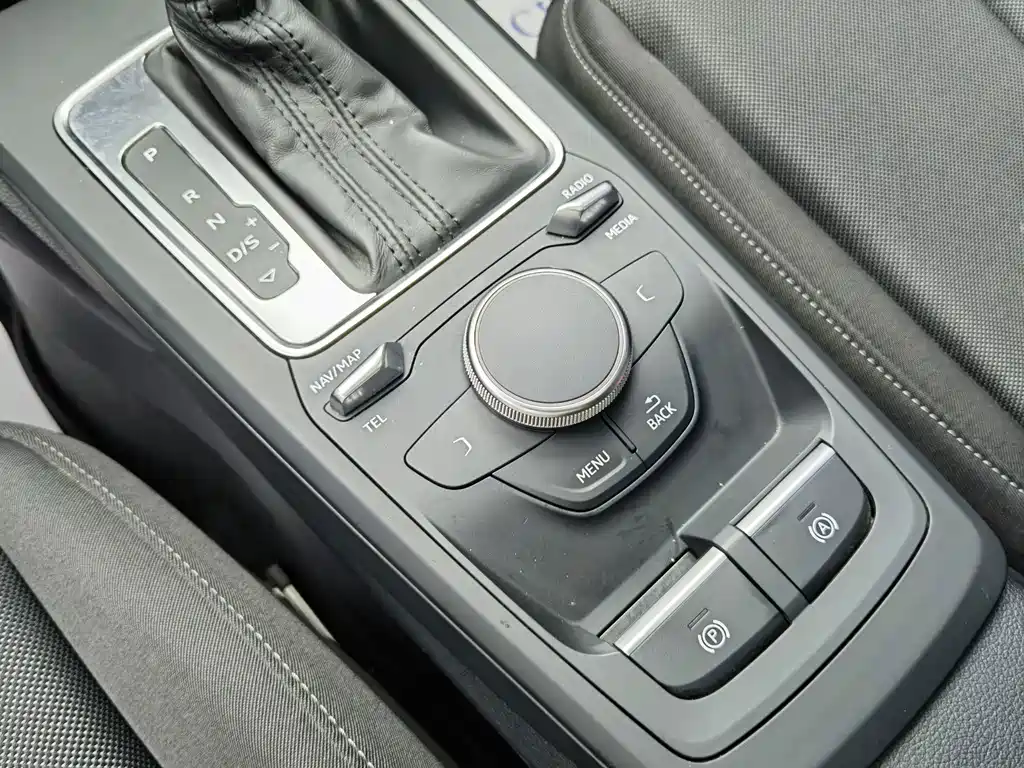 Audi Q2L — миниатюра 13