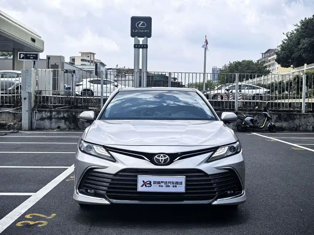 Toyota Camry 2021 2.5G Luxury