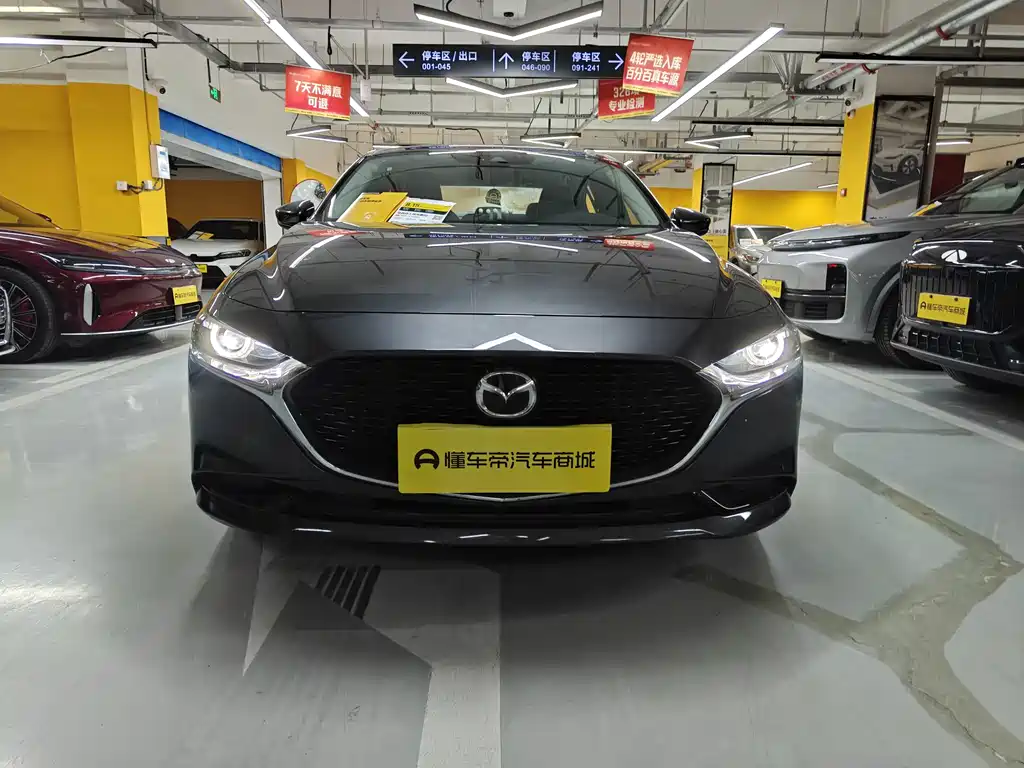 Mazda 3 Axela 2024