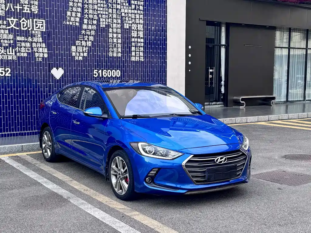 Hyundai Elantra — миниатюра 3