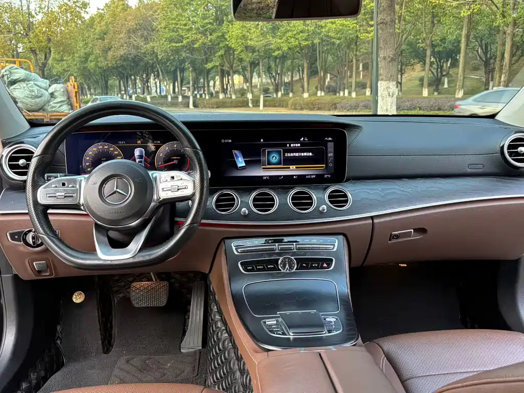 MERCEDES-BENZ E CLASS