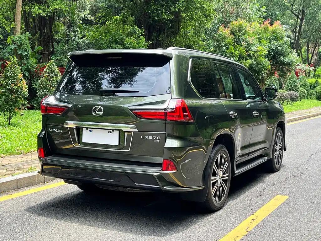 Lexus LX — миниатюра 19