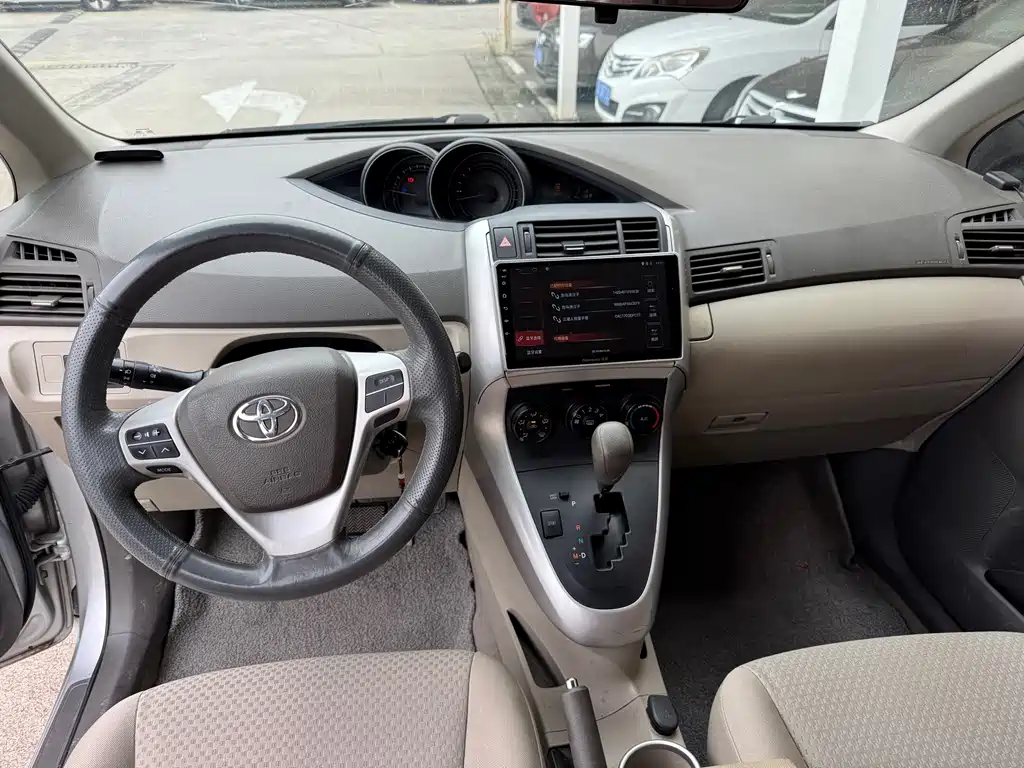 Toyota Verso — миниатюра 5