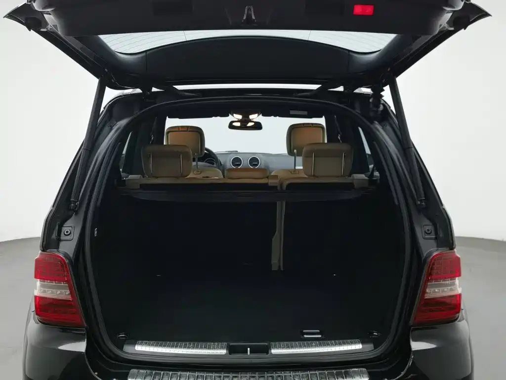 Mercedes-Benz M-Class — миниатюра 16