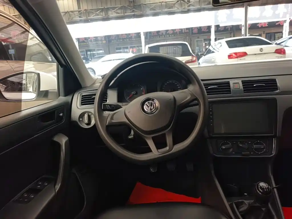 Volkswagen Santana — миниатюра 11