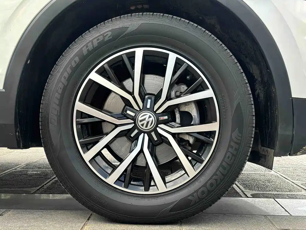 Volkswagen Tiguan L — миниатюра 21