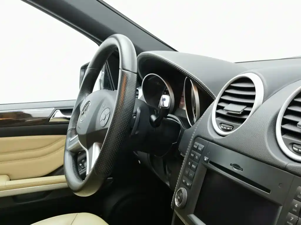 Mercedes-Benz M-Class — миниатюра 22