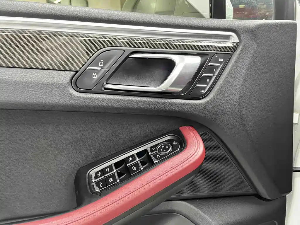 Porsche Macan — миниатюра 20