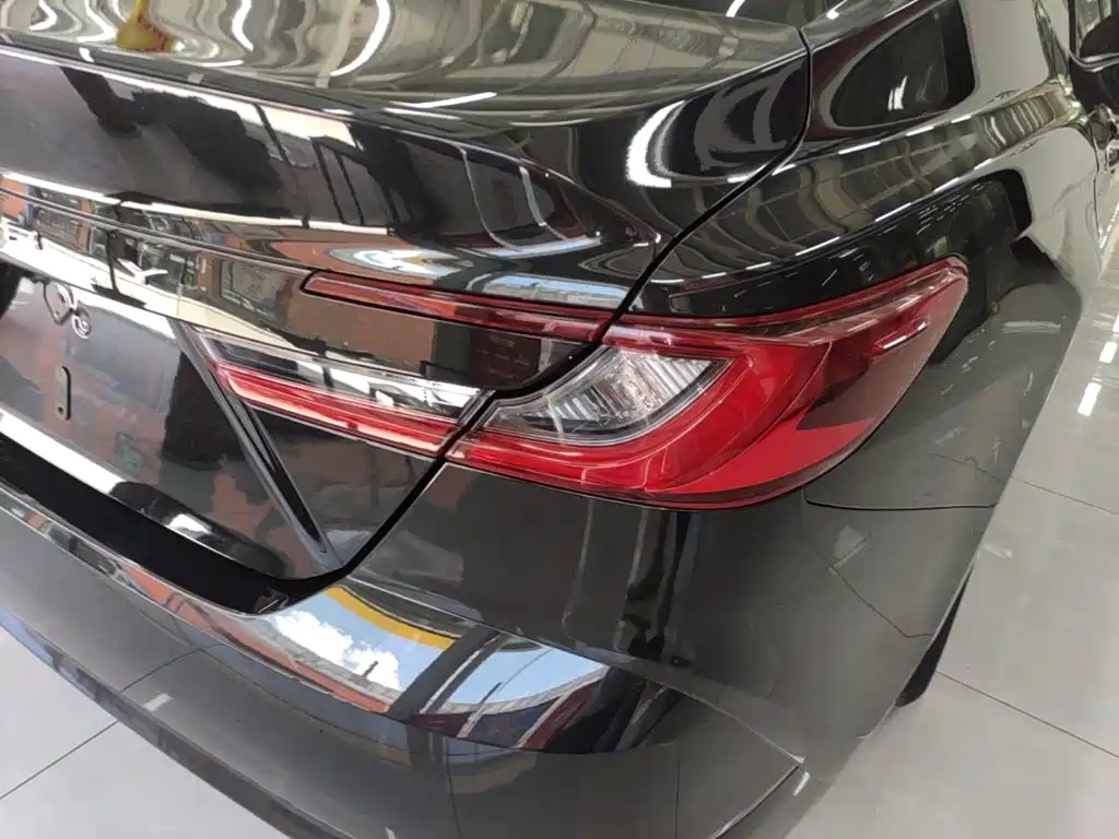Toyota Camry — миниатюра 8