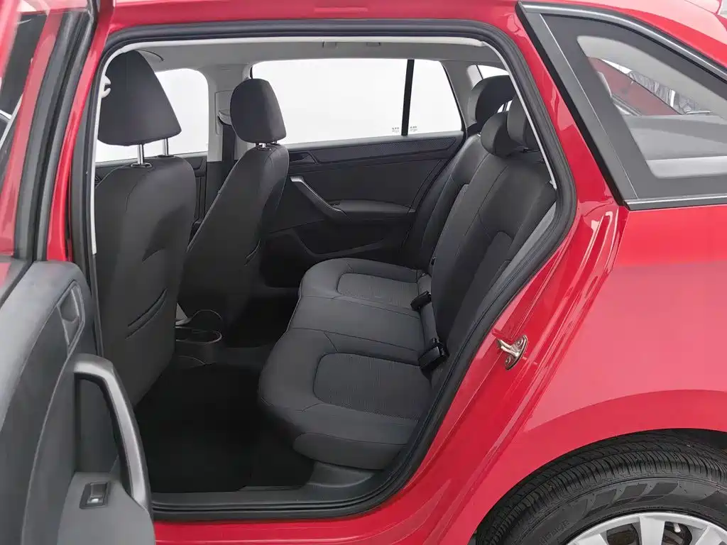 Skoda Rapid Spaceback — миниатюра 15