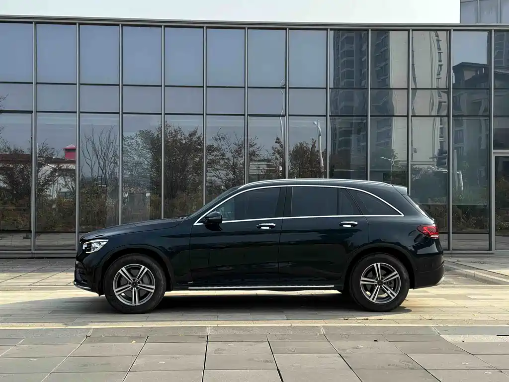 MERCEDES-BENZ GLC