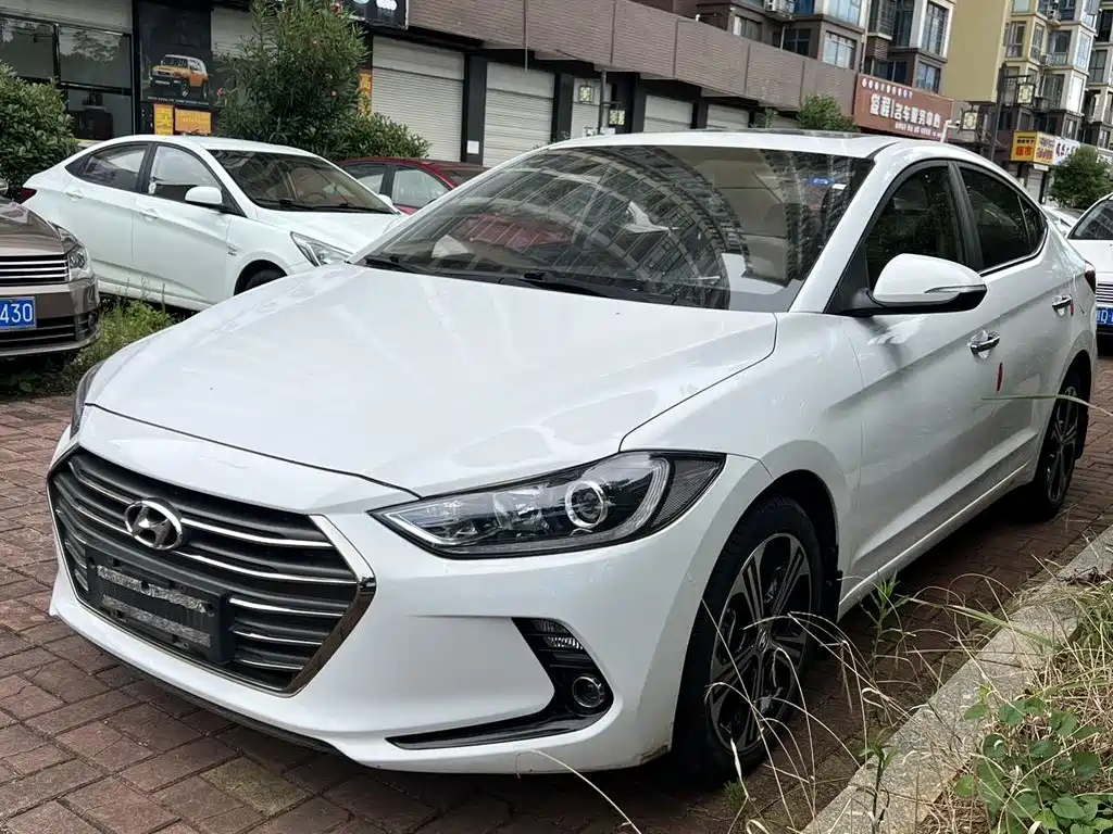 Hyundai Elantra — миниатюра 3
