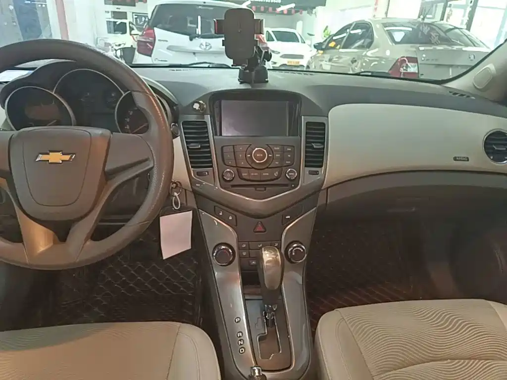 Chevrolet Cruze — миниатюра 13