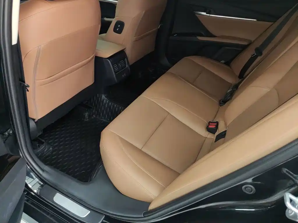 Toyota Camry — миниатюра 17