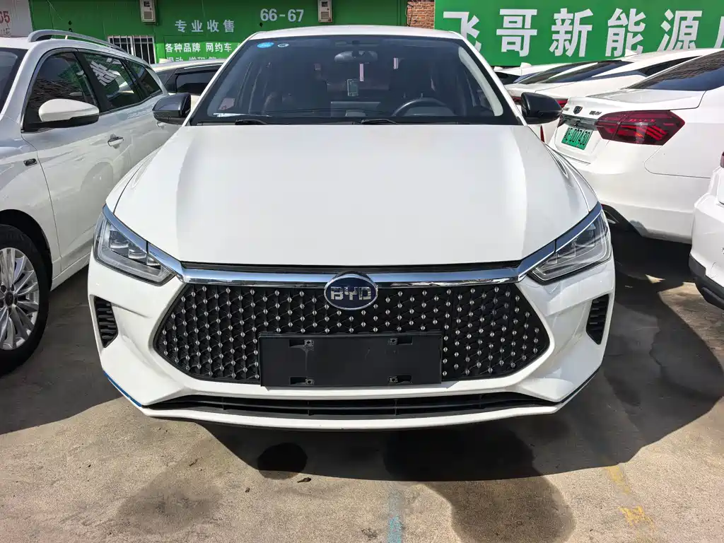 BYD E3
