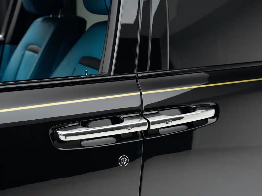 Rolls-Royce Cullinan — миниатюра 16