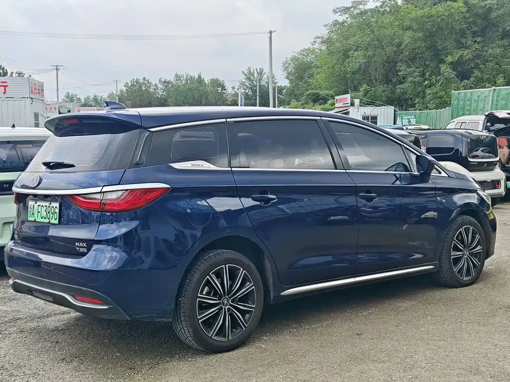 BYD MAX New Energy — миниатюра 4