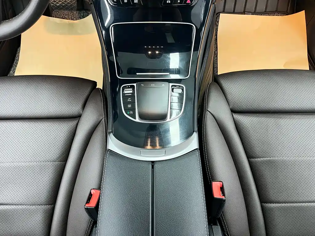 Mercedes-Benz GLC — миниатюра 12